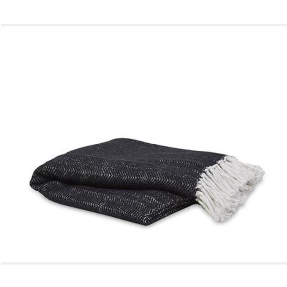 BRAND NEW THROW! - Picture 1 of 2